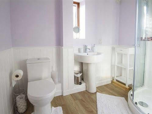Magpies Lodge Slinfold Екстериор снимка