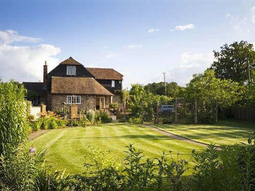 Magpies Lodge Slinfold Екстериор снимка
